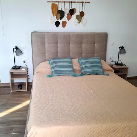 Small 4 Two * Moni Christou Dasous