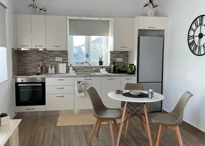 Holiday home Small 4 Two *